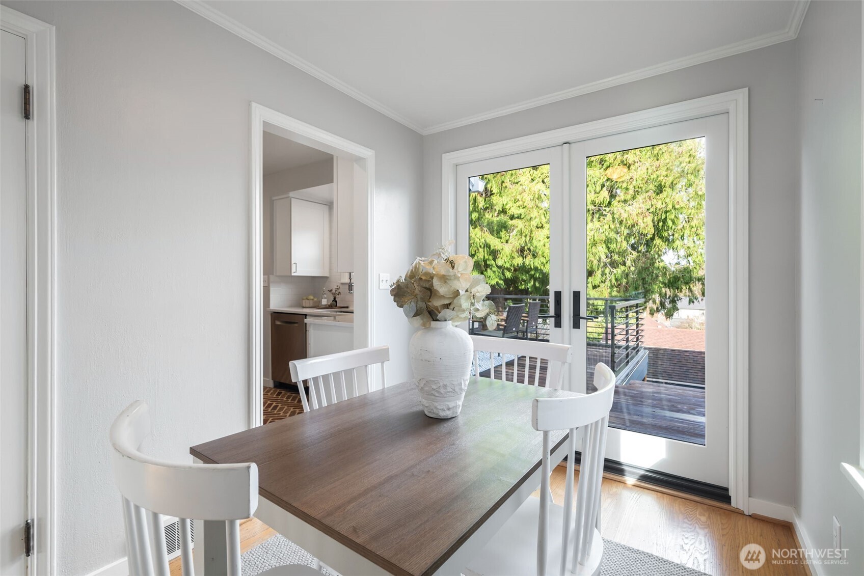 5232 38th Avenue Northeast Seattle, WA 98105 - Photo 7 of 40