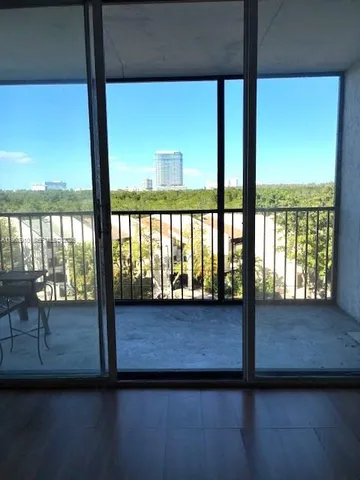 $302,500 | 2500 Northeast 135th Street, Unit B506, North Miami, FL 33181
