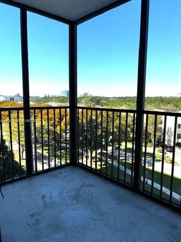 $302,500 | 2500 Northeast 135th Street, Unit B506, North Miami, FL 33181