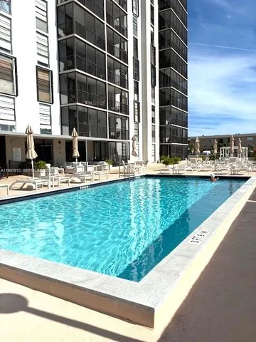 $302,500 | 2500 Northeast 135th Street, Unit B506, North Miami, FL 33181