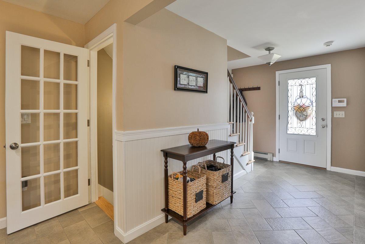 30 Gilhaven Road Manchester, NH 03104 - Photo 4 of 35