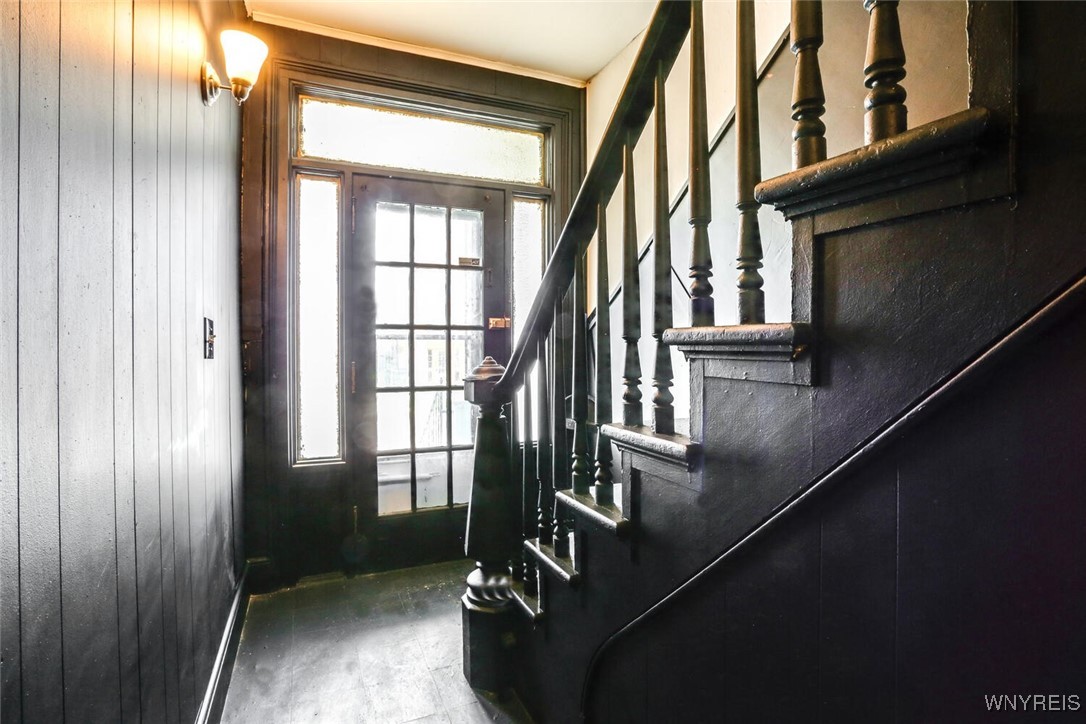 212 Normal Avenue Buffalo, NY 14213 - Photo 4 of 37