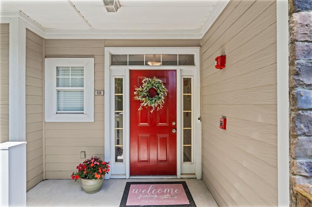 111 Edinburgh Court Alpharetta, GA 30004 - Photo 2 of 40