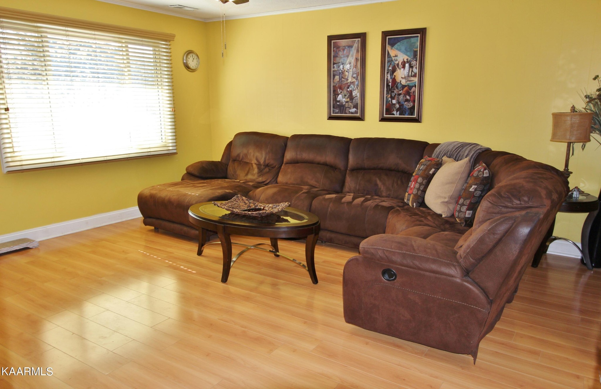 118 Beverly Circle Oak Ridge, TN 37830 - Photo 5 of 26 a living room with furniture and a window
