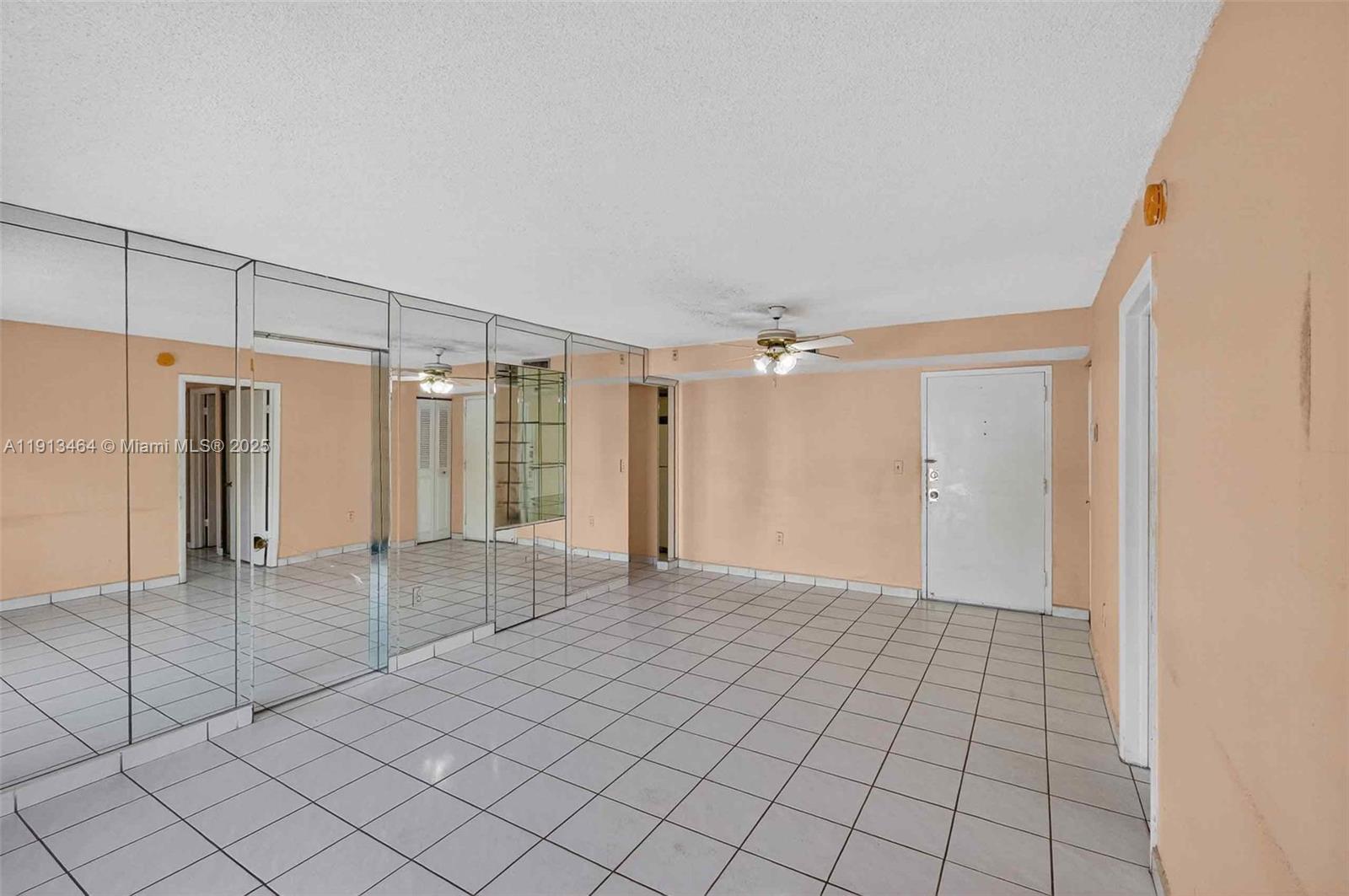 4841 Northwest 7th Street, Unit 3094 Miami, FL 33126 - Photo 8 of 33 a view of an empty room