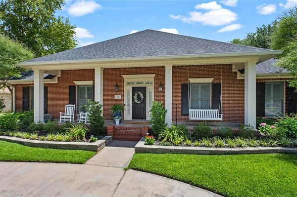 $425,000 | 436 Summit Drive, Bossier City, LA 71111