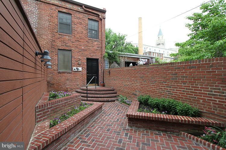 128 D Street Southeast Washington, DC 20003 - Photo 21 of 28 Exterior (Rear)