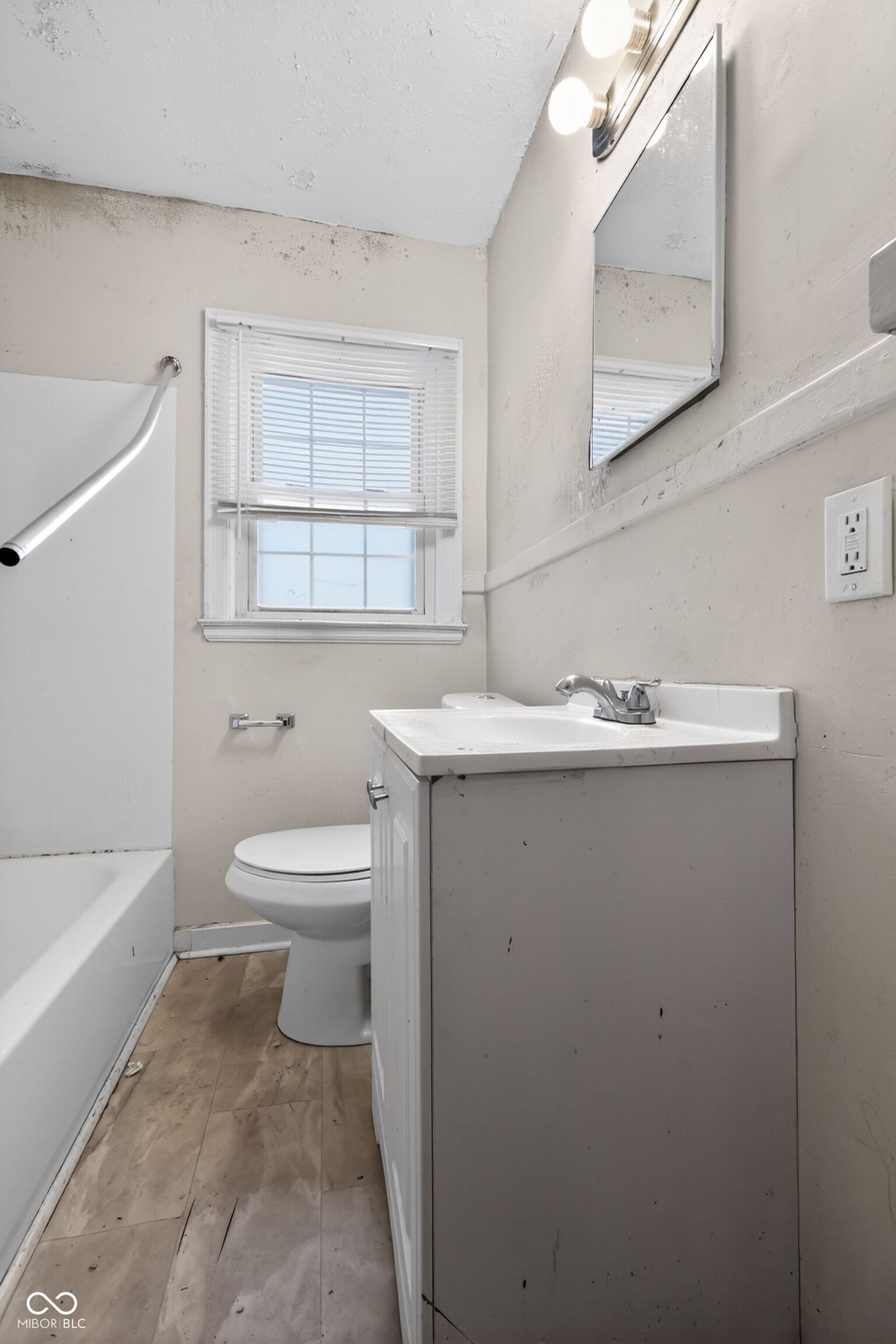 3702 East 35th Street Indianapolis, IN 46218 - Photo 20 of 33