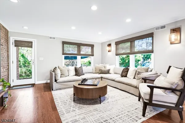 $925,000 | 1438 Dunn Parkway, Mountainside, NJ 07092