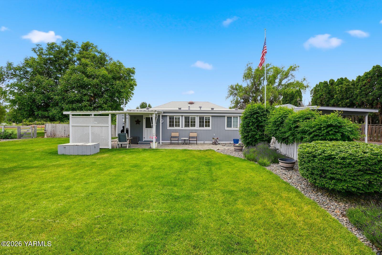 1 360 McPhee Road