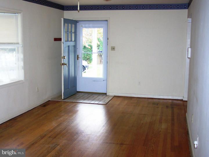 1474 John Clark Road Dover, DE 19904 - Photo 2 of 16 Living Room