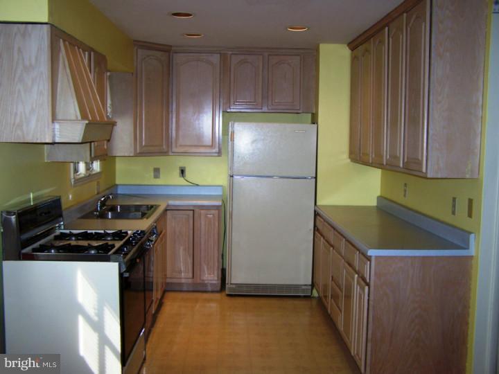 1474 John Clark Road Dover, DE 19904 - Photo 5 of 16 Kitchen