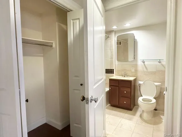 $648,800 | 143-41 84th Drive, Unit 2A | Briarwood