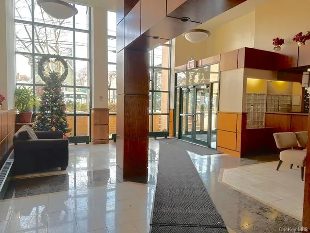 $648,800 | 143-41 84th Drive, Unit 2A | Briarwood