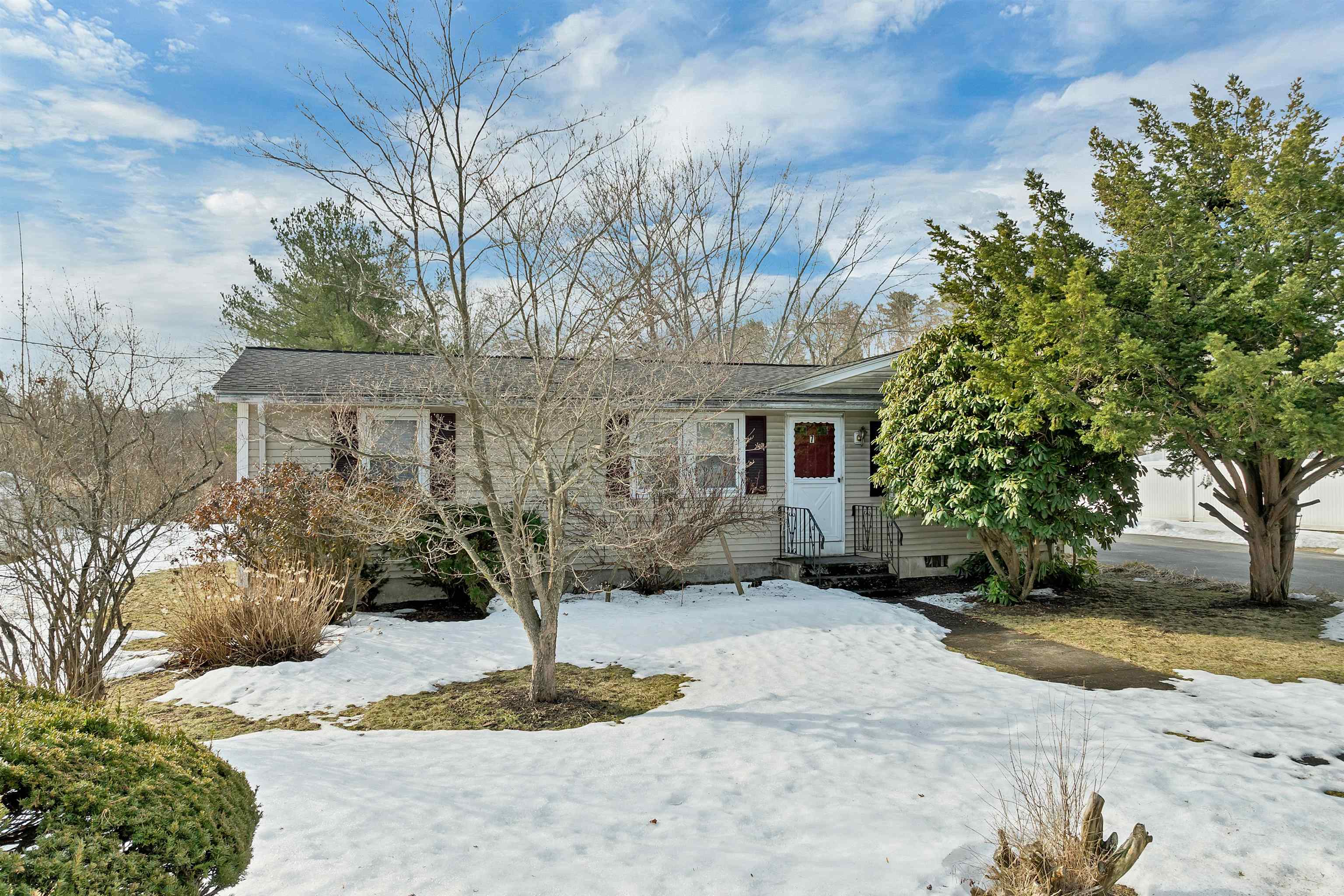 7 Therese Road Salem, NH 03079 - Photo 24 of 36