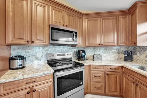 $540,000 | 7324 Northwest 1st Place, Plantation, FL 33317