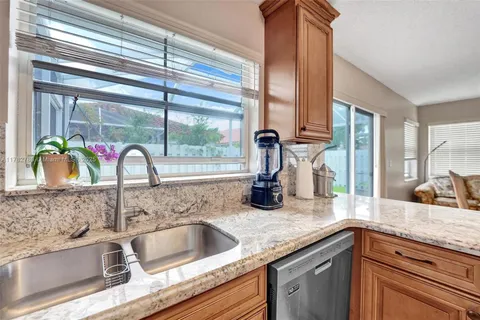 $540,000 | 7324 Northwest 1st Place, Plantation, FL 33317