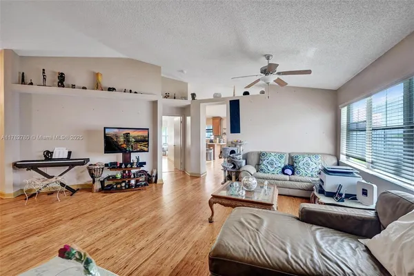 $540,000 | 7324 Northwest 1st Place, Plantation, FL 33317