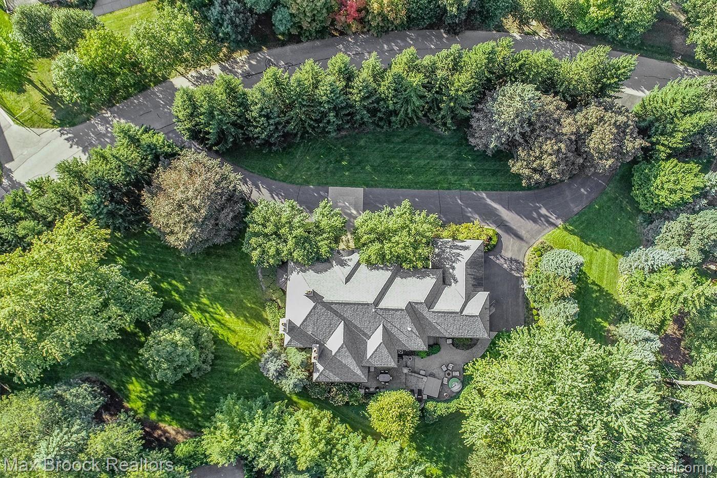 372 Barden Road Bloomfield Hills, MI 48304 - Photo 2 of 52 372 Barden Road