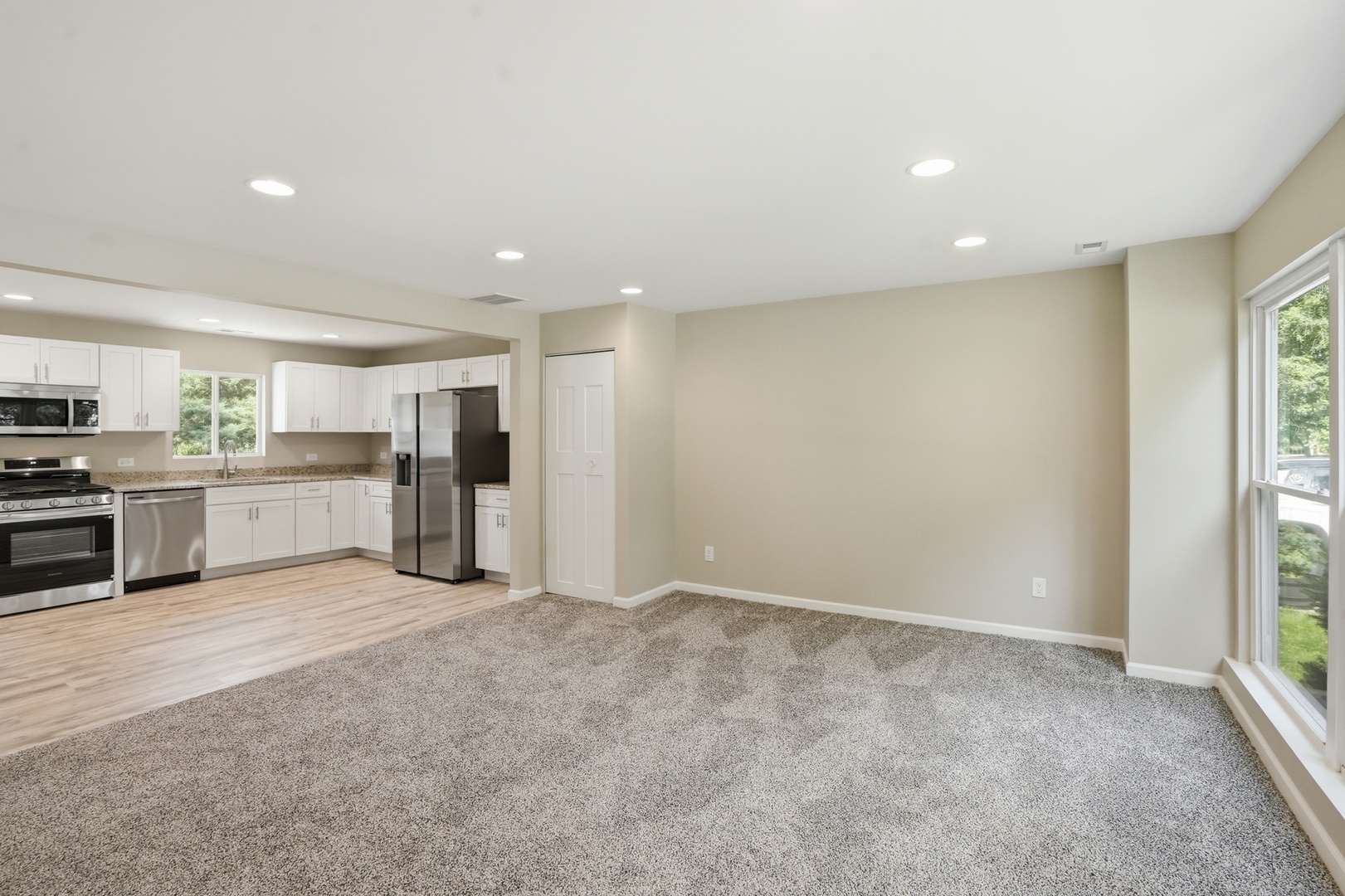 696 1st Street Crete, IL 60417 - Photo 6 of 28