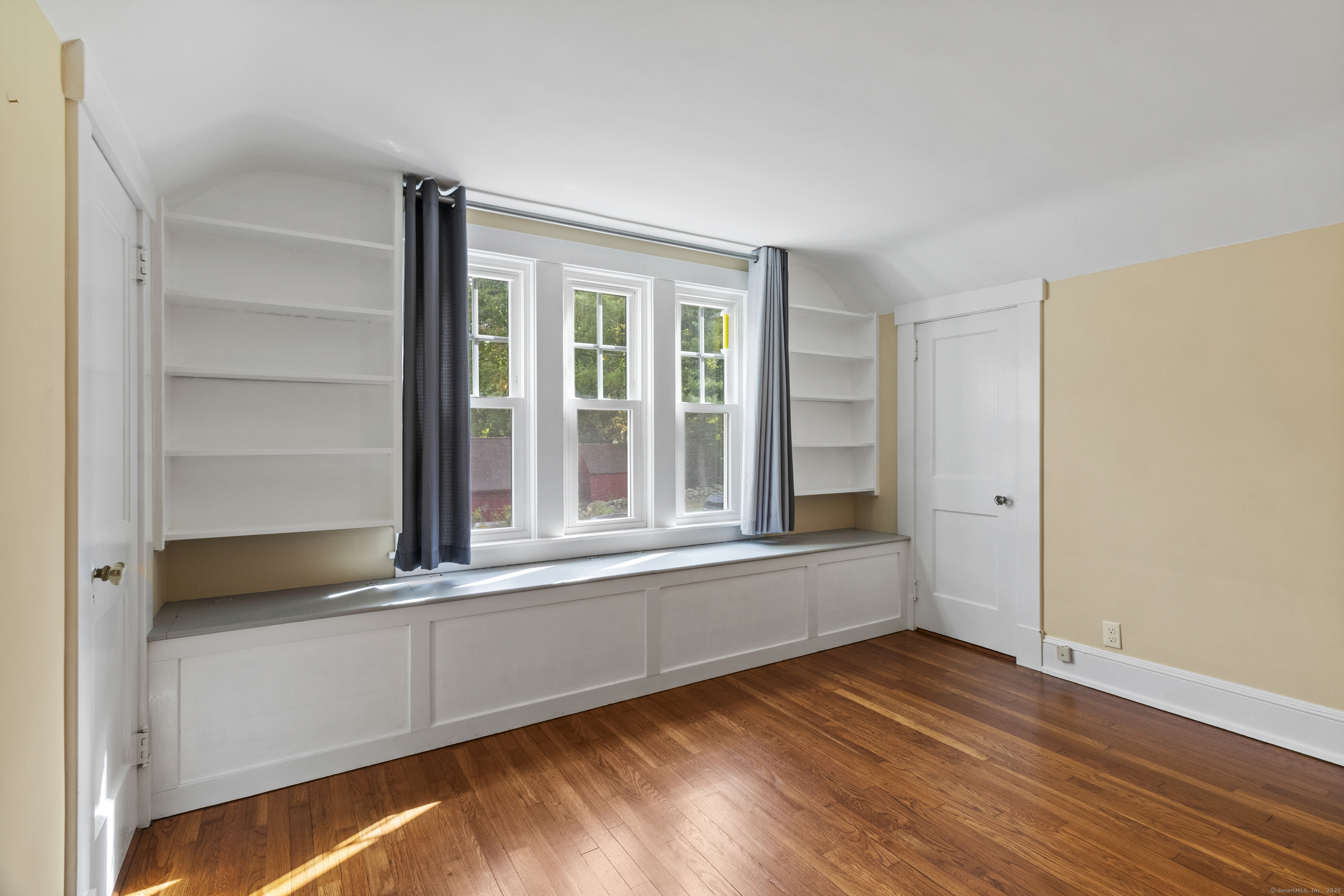 587 Taugwonk Road Stonington, CT 06378 - Photo 26 of 38