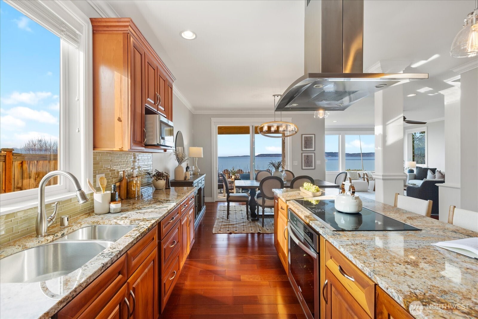 17134 Talbot Road Edmonds, WA 98026 - Photo 4 of 40