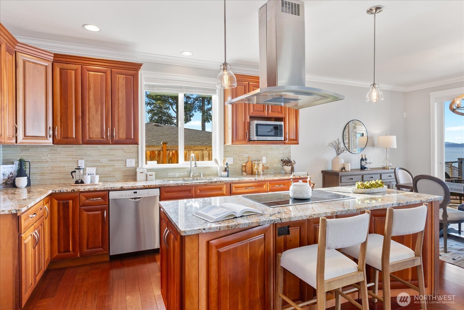 17134 Talbot Road Edmonds, WA 98026 - Photo 5 of 40