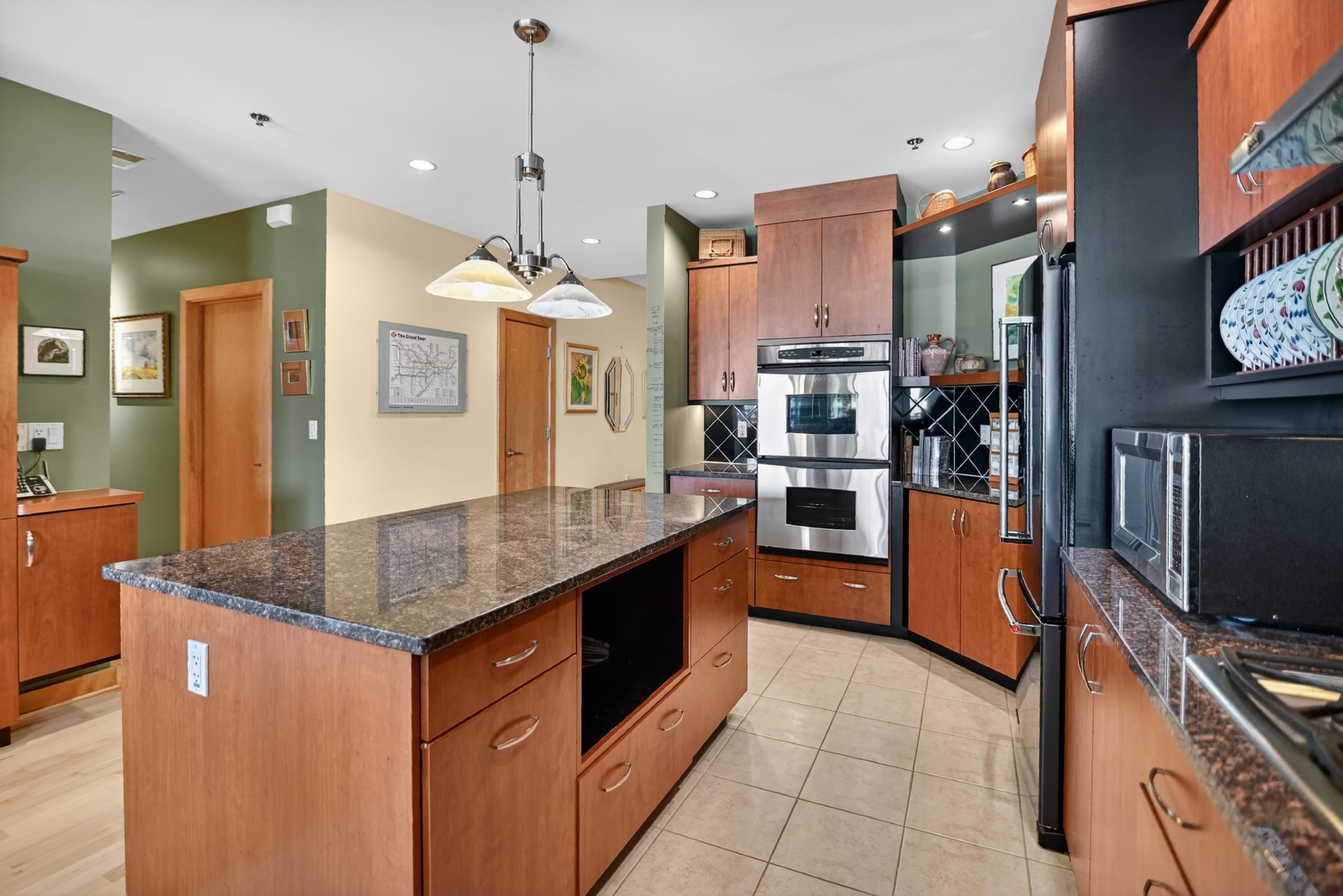 125 North Hamilton Street, Unit 806 Madison, WI 53703 - Photo 24 of 50