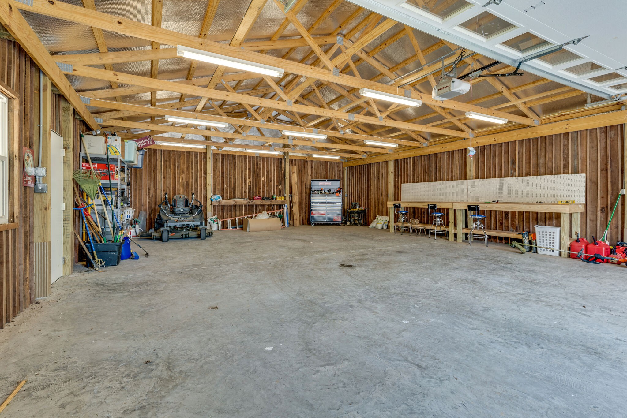 604 Fowler Ford Road Portland, TN 37148 - Photo 39 of 43 a view of a room with gym equipment