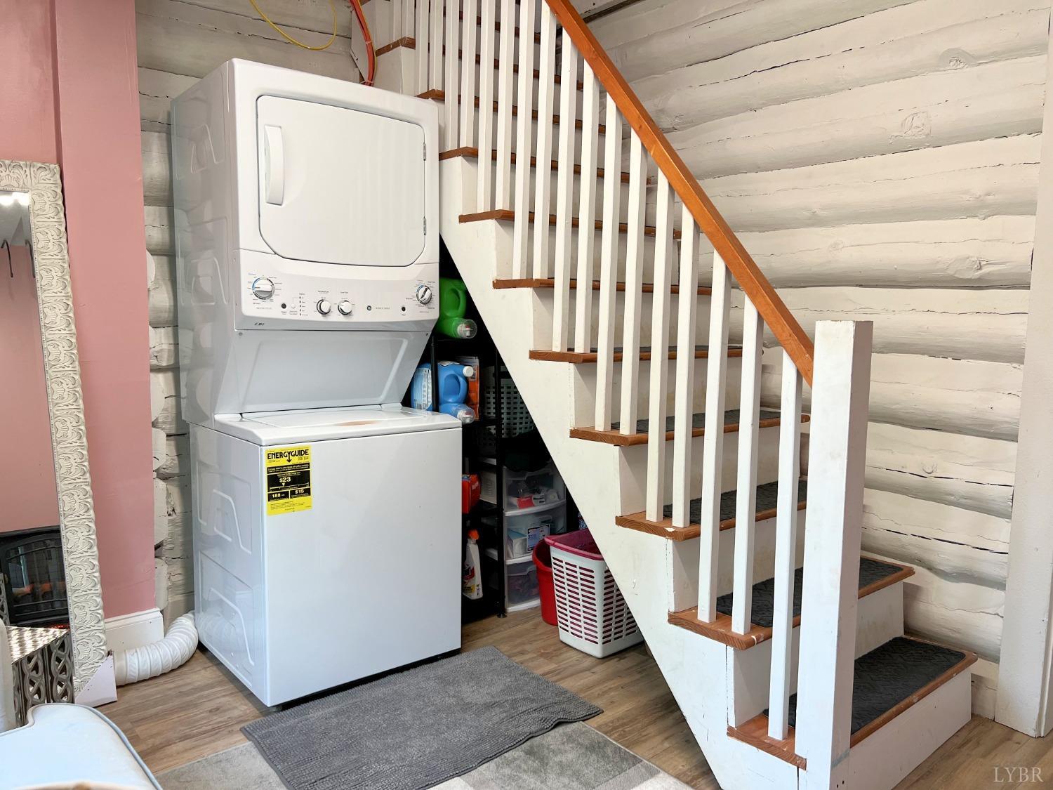 514 Smith Road Hurt, VA 24563 - Photo 17 of 59 a utility room with dryer and washer