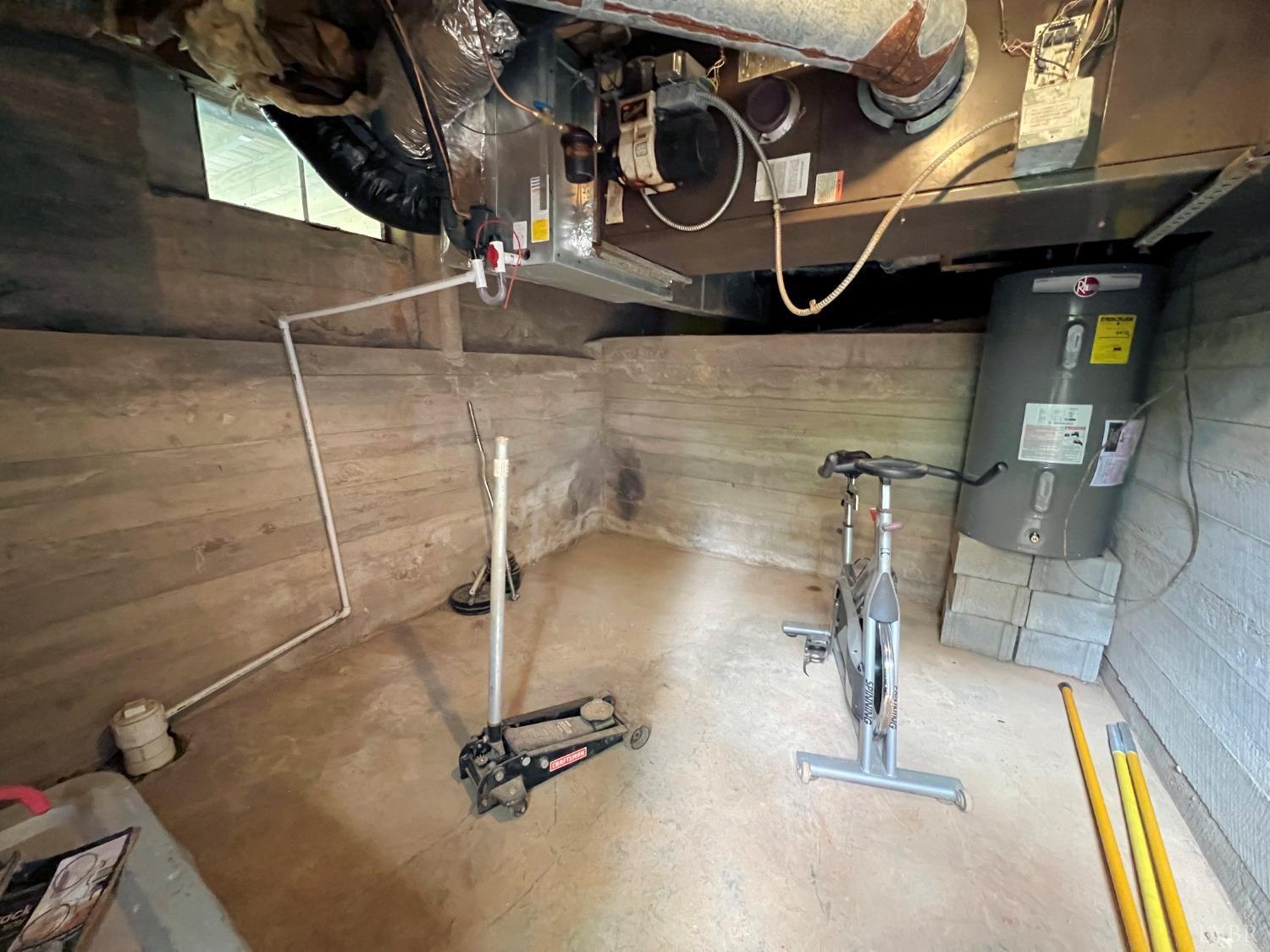 514 Smith Road Hurt, VA 24563 - Photo 44 of 59 a room with gym equipment