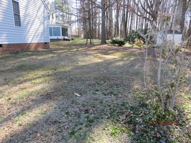6837 Hedges Road Richmond, VA 23224 - Photo 10 of 29 6837 Hedges Rd - Right Yard