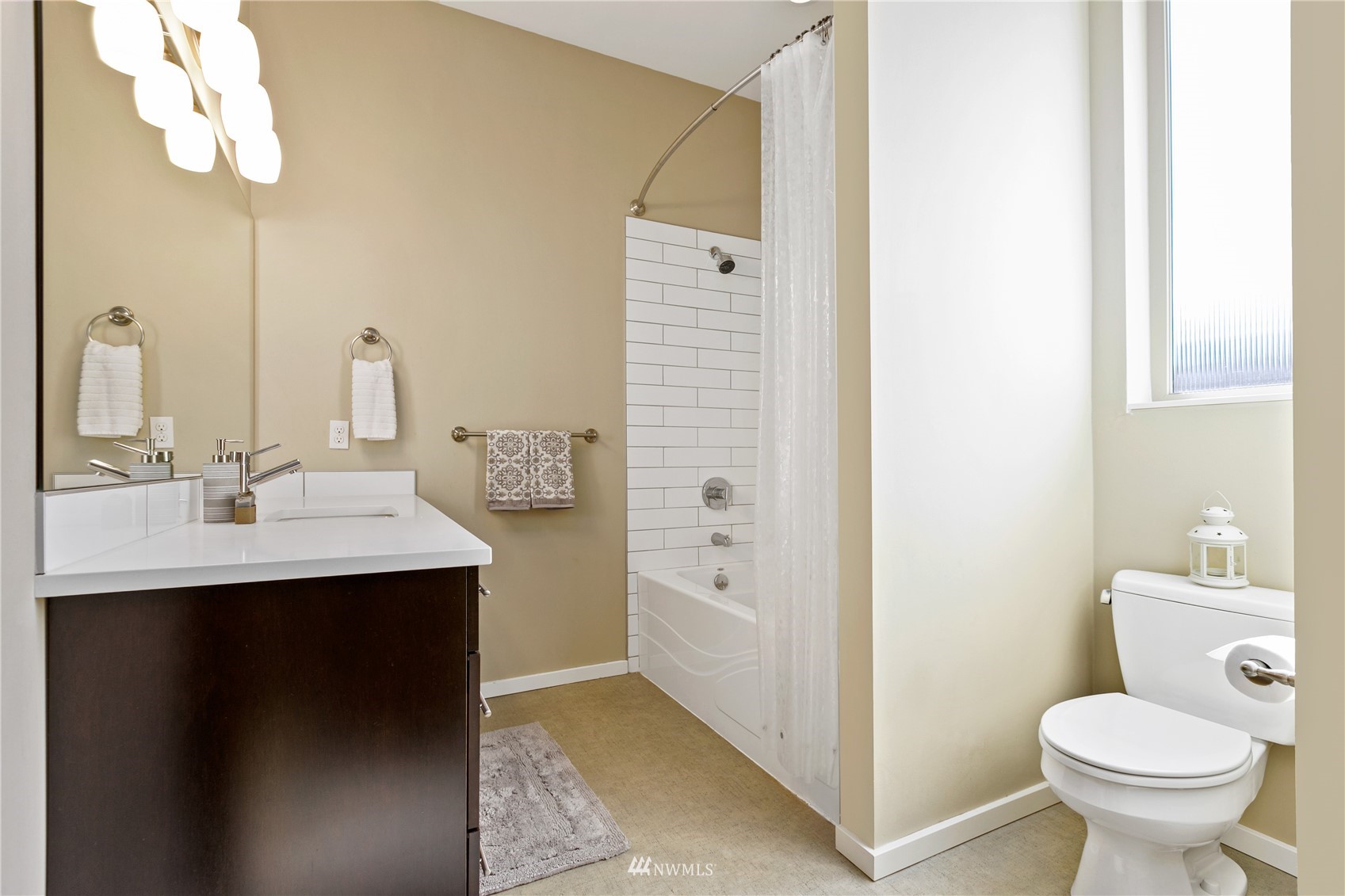 4422 Southwest 101st Street Seattle, WA 98146 - Photo 17 of 25 Gallery Image 17