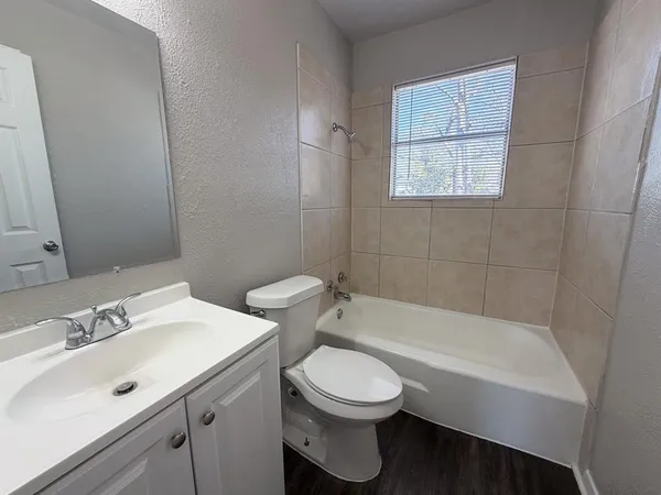 $1,695 | 410 North Flat Street, Waxahachie, TX 75165