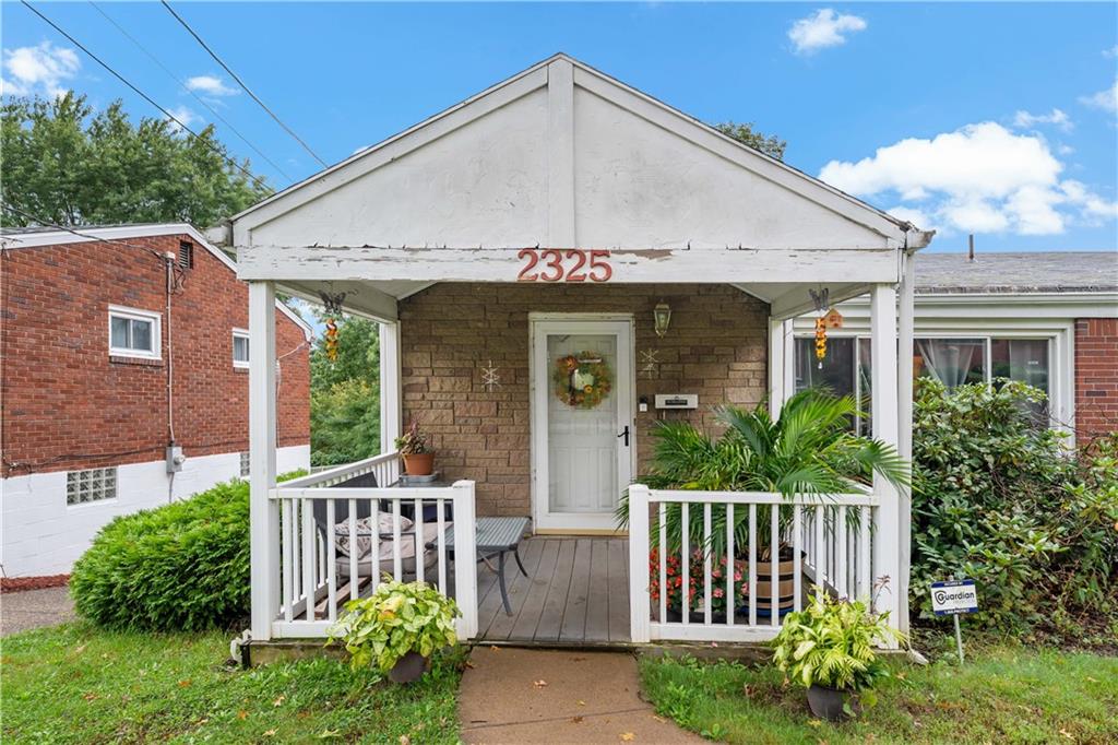 2325 Crestview Road Pittsburgh, PA 15216 - Photo 3 of 37 Gallery Image 3