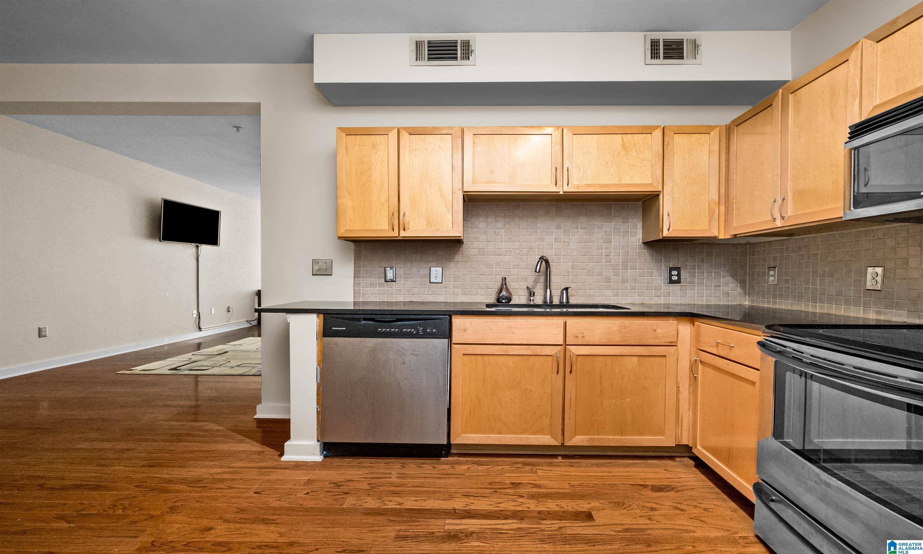 401 20th Street South, Unit 424 Birmingham, AL 35233 - Photo 7 of 52