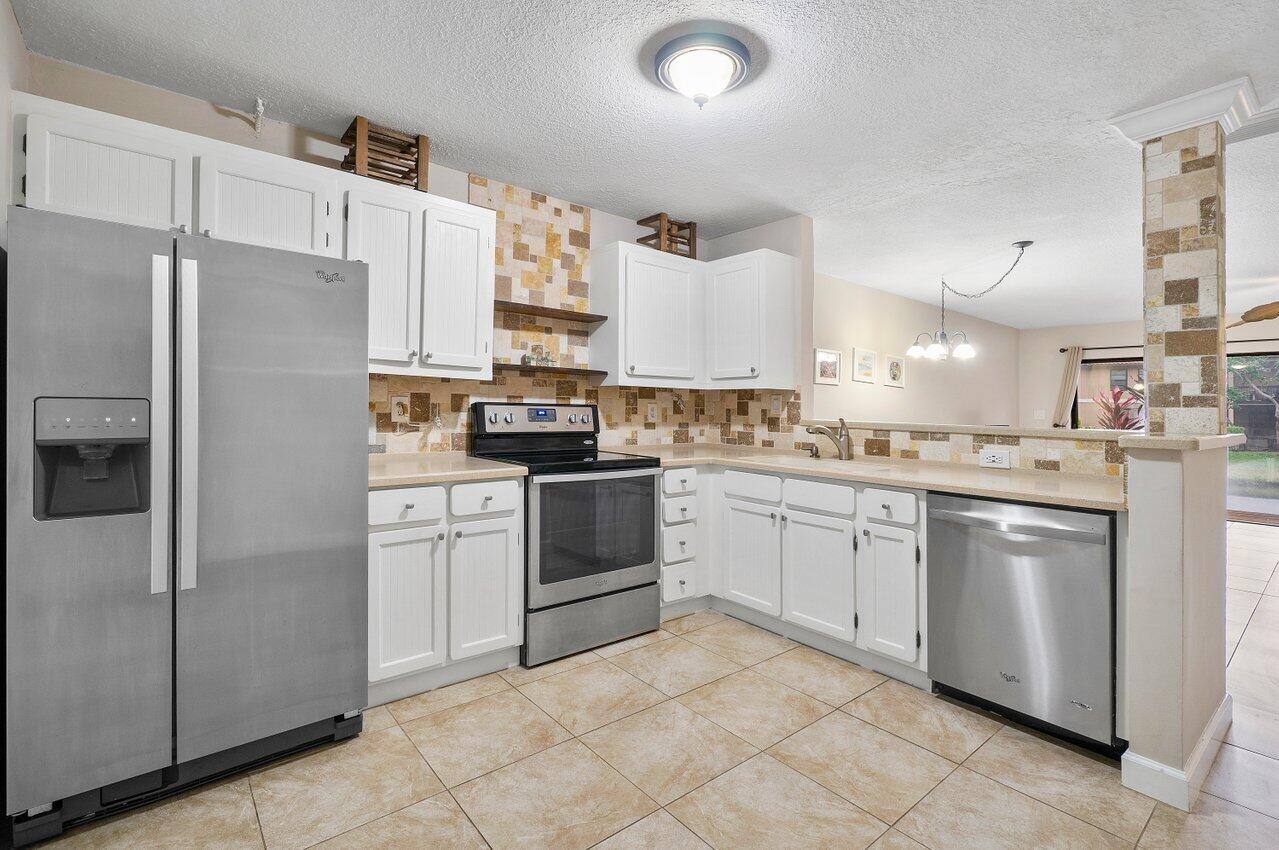 21092 Las Brisas Circle Boca Raton, FL 33433 - Photo 11 of 35 011-21092LasBrisasCircle-BocaRaton-FL-33