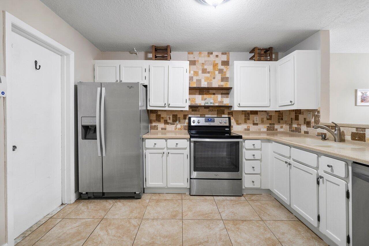 21092 Las Brisas Circle Boca Raton, FL 33433 - Photo 12 of 35 012-21092LasBrisasCircle-BocaRaton-FL-33