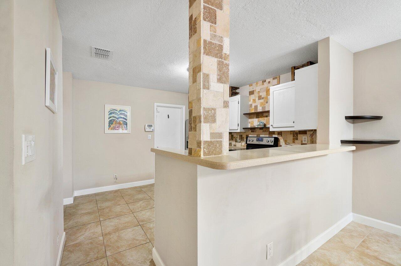21092 Las Brisas Circle Boca Raton, FL 33433 - Photo 9 of 35 009-21092LasBrisasCircle-BocaRaton-FL-33