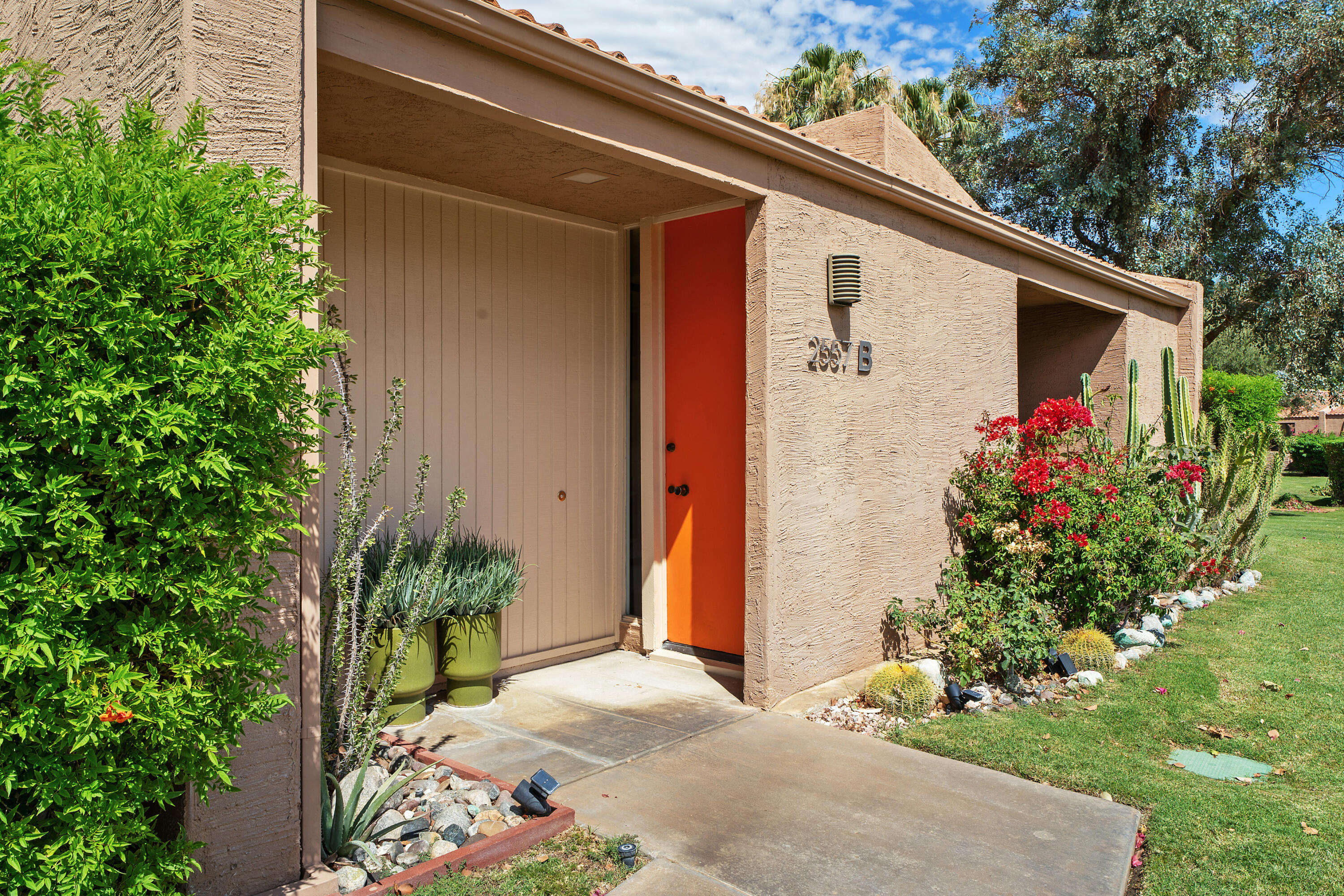 2557 North Whitewater Dr Unit B  