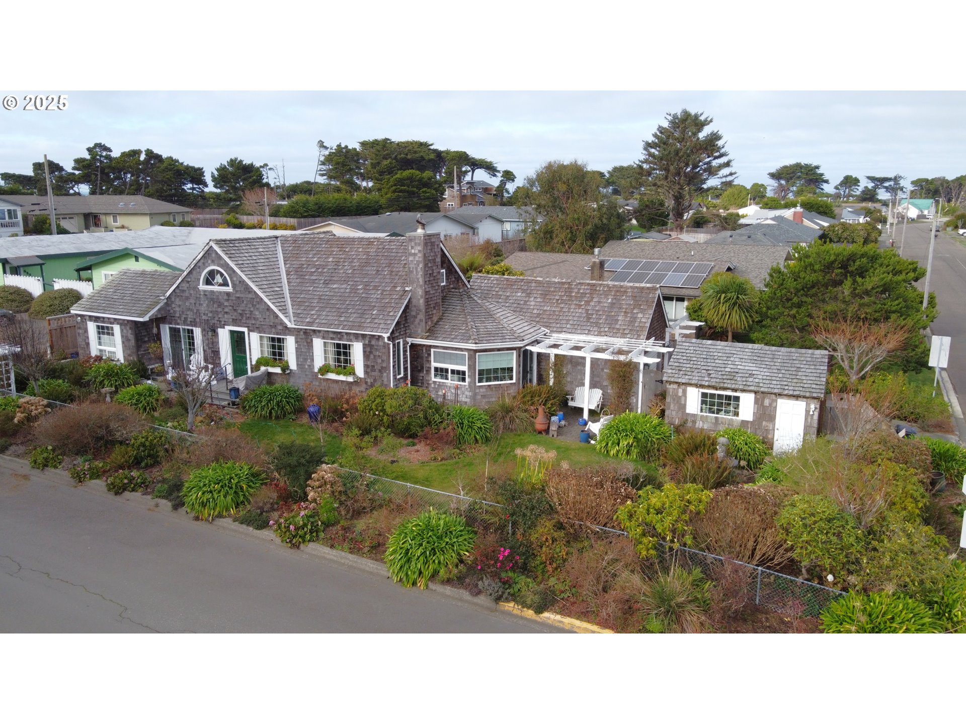 640 8th Street Southwest Bandon, OR 97411 - Photo 2 of 40 Gallery Image 2