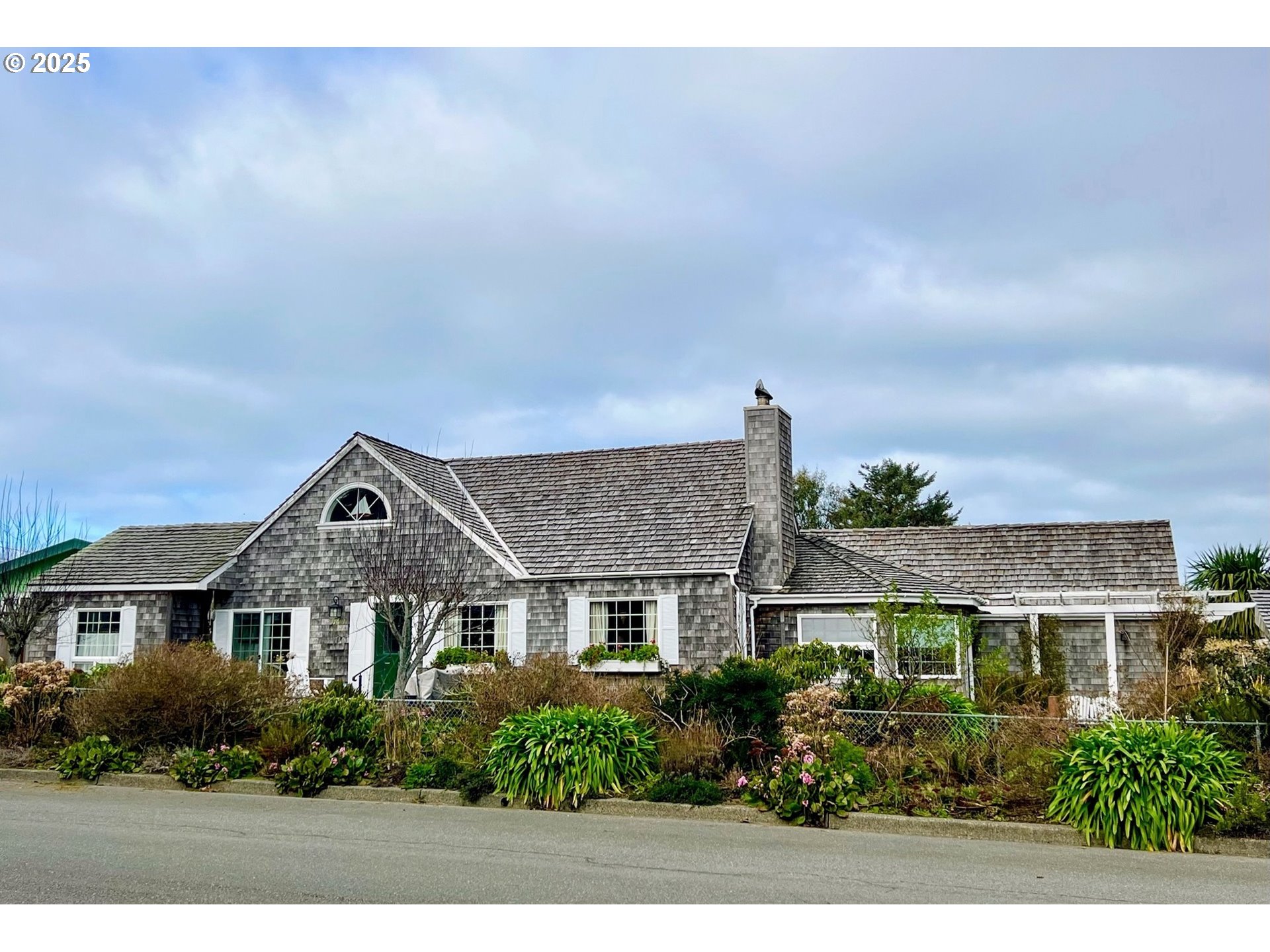 640 8th Street Southwest Bandon, OR 97411 - Photo 3 of 40 Gallery Image 3