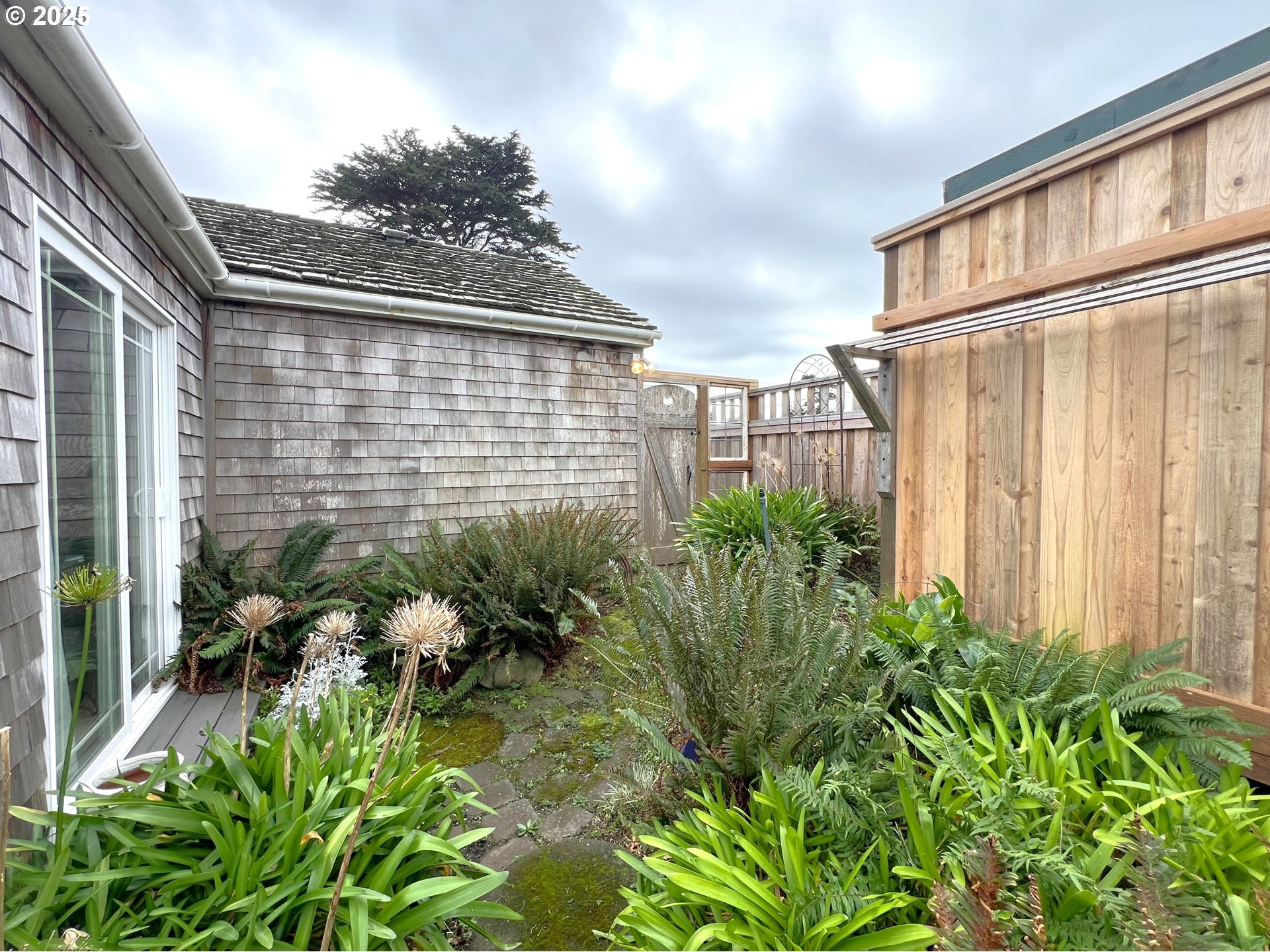 640 8th Street Southwest Bandon, OR 97411 - Photo 36 of 40 Yard