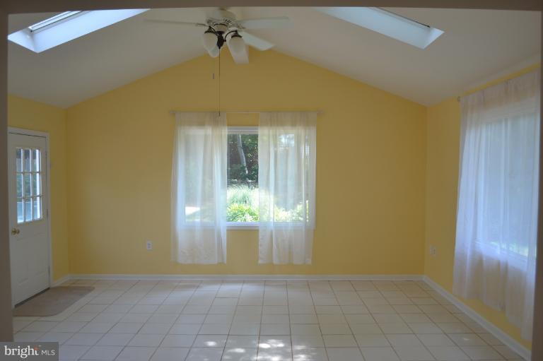 320 Dry Mill Road Southwest Leesburg, VA 20175 - Photo 6 of 10 Sunroom