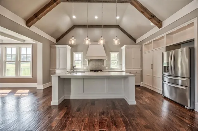 $689,900 | 9742 Shady Bend Circle, Lenexa, KS 66227