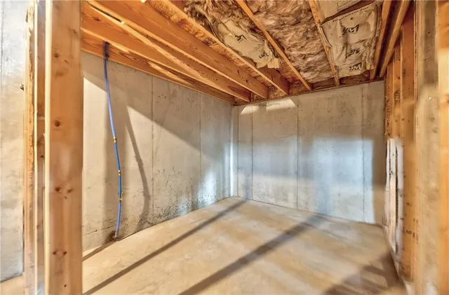 $689,900 | 9742 Shady Bend Circle, Lenexa, KS 66227