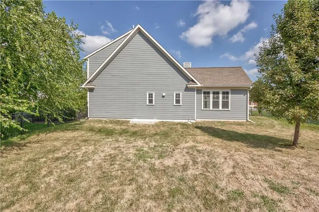 $689,900 | 9742 Shady Bend Circle, Lenexa, KS 66227