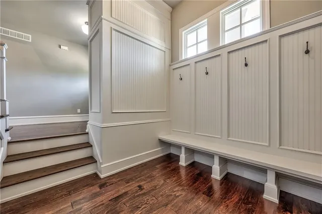 $689,900 | 9742 Shady Bend Circle, Lenexa, KS 66227