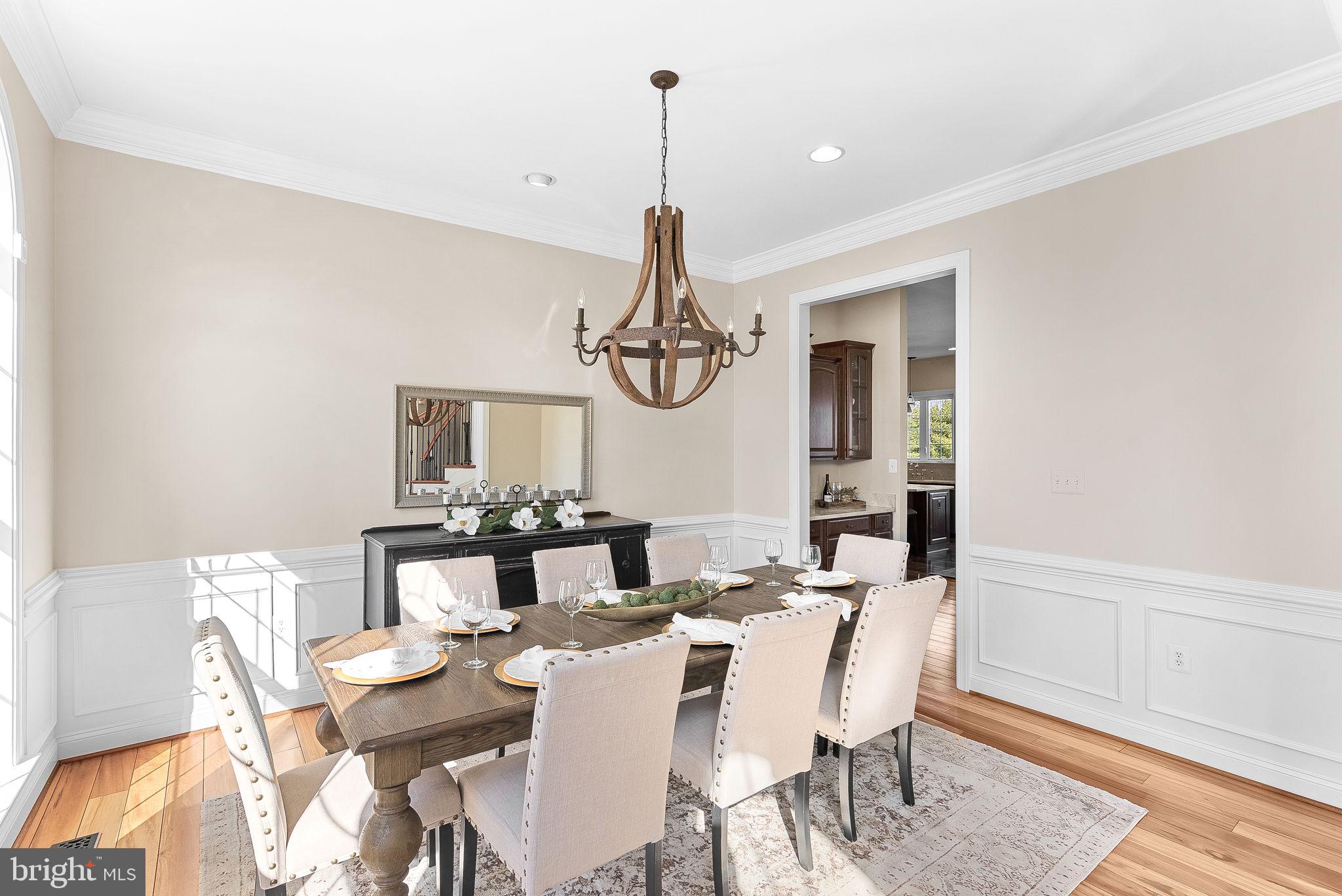 38590 Bettis Drive Hamilton, VA 20158 - Photo 15 of 97 a dining room with furniture a rug and wooden floor
