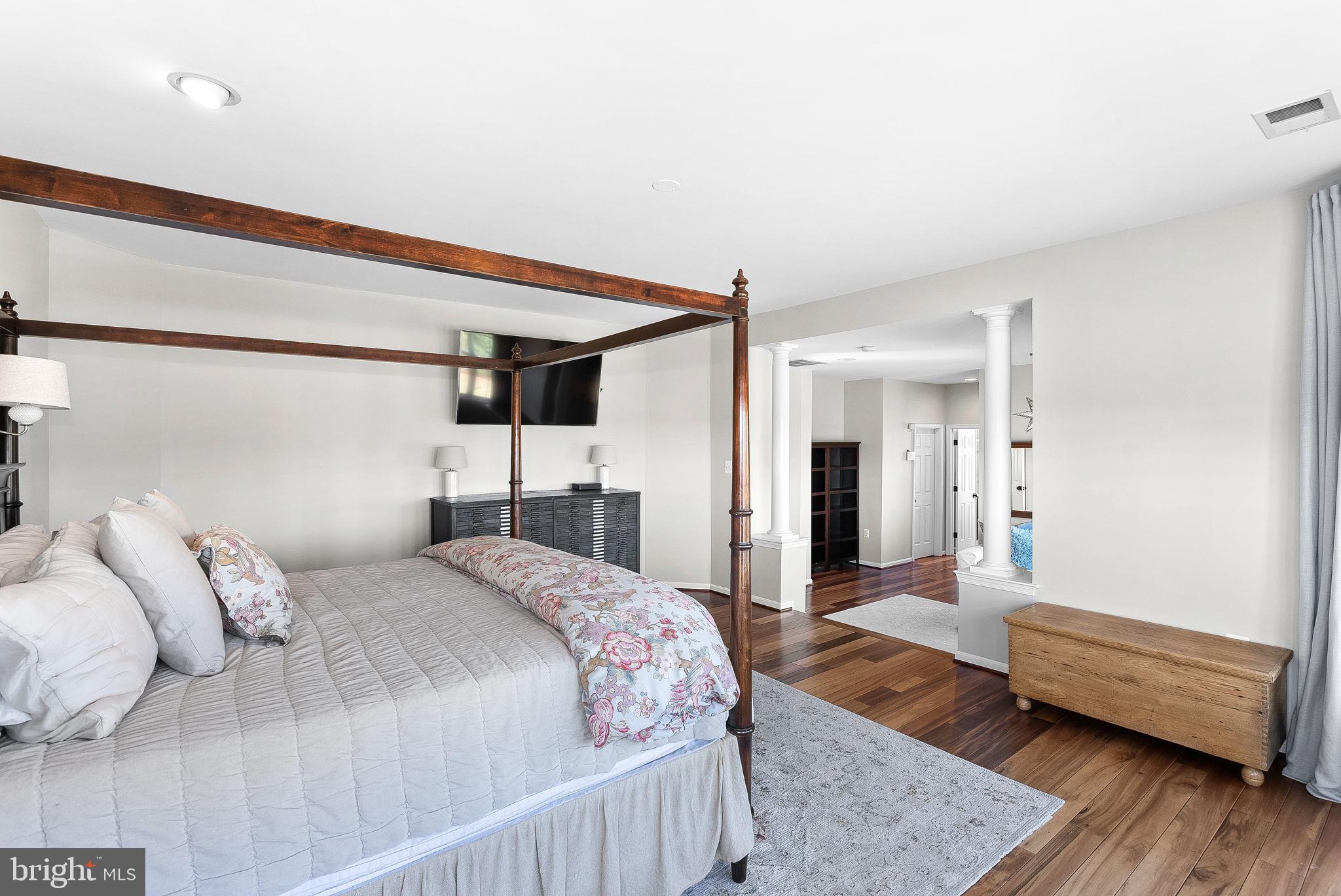 38590 Bettis Drive Hamilton, VA 20158 - Photo 48 of 97 a bedroom with a bed and a table